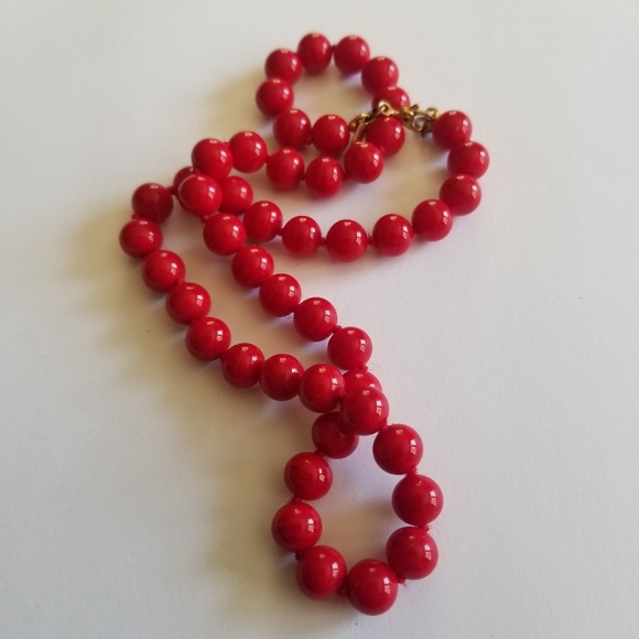 Relisted - Vintage Monet glass beads necklace red beaded strand choker - Picture 5 of 8